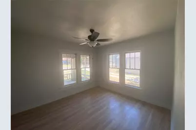 1042 W Tarleton, Stephenville, TX 76401 - Photo 5