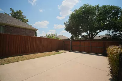 1804 Canoe Way, Carrollton, TX 75010 - Photo 39