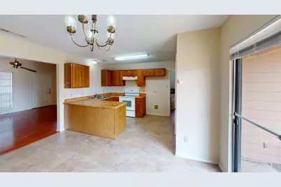 853 W Wintergreen Road, Lancaster, TX 75134 - Photo 5