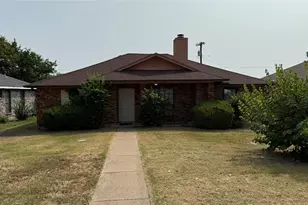 853 W Wintergreen Rd, Lancaster, TX 75134 - Photo 3