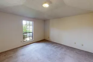 853 W Wintergreen Rd, Lancaster, TX 75134 - Photo 9