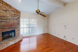 853 W Wintergreen Rd, Lancaster, TX 75134 - Photo 7