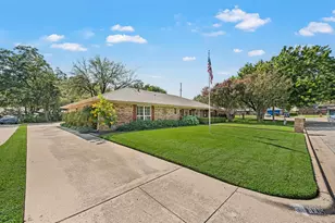1608 Delta Dr, Arlington, TX 76012 - Photo 3
