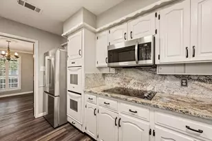 1608 Delta Dr, Arlington, TX 76012 - Photo 11