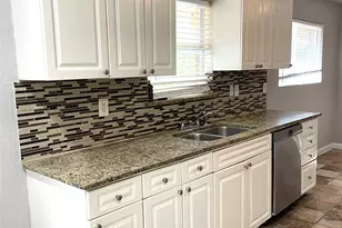 6912 Heritage Ln, Fort Worth, TX 76134 - Photo 5