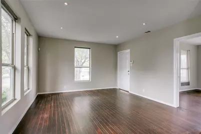 818 E Woodin Boulevard, Dallas, TX 75216 - Photo 11