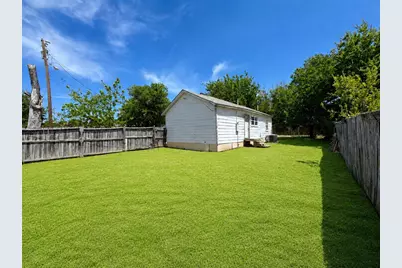 804 E Hook Street, Stephenville, TX 76401 - Photo 3
