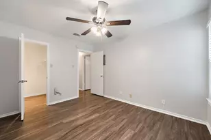 1108 N Elm St, Denton, TX 76201 - Photo 13