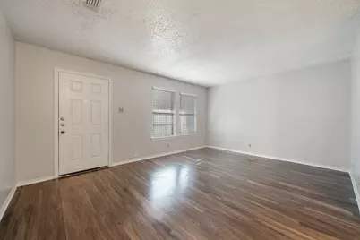 1108 N Elm Street #10, Denton, TX 76201 - Photo 5