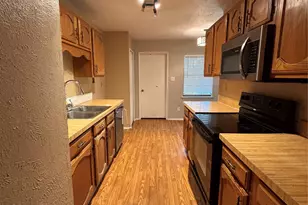 7402 Red Osier Rd, Dallas, TX 75249 - Photo 5