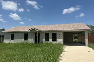 124 Bridlewood Ln, Bridgeport, TX 76426 - Photo 1