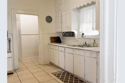 944 Marion Avenue, Fort Worth, TX 76104 - Photo 11