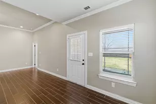 1524 S Montgomery St, Sherman, TX 75090 - Photo 11