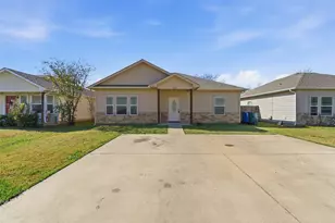 1524 S Montgomery St, Sherman, TX 75090 - Photo 1