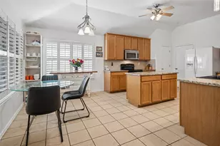 3805 Sevenoaks Dr, Fort Worth, TX 76244 - Photo 9