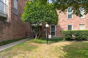 7510 Holly Hill Dr, Dallas, TX 75231 - Photo 3