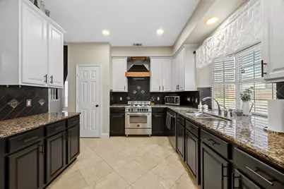 6601 Redwood Lane, The Colony, TX 75056 - Photo 9