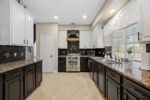 6601 Redwood Ln, The Colony, TX 75056 - Photo 9