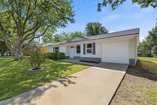 402 Kansas St, Sherman, TX 75090 - Photo 3