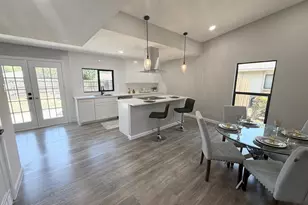 1810 Sandra Ln, Grand Prairie, TX 75052 - Photo 11