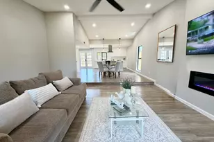 1810 Sandra Ln, Grand Prairie, TX 75052 - Photo 5