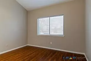 565 Hunters Glen St, Lewisville, TX 75067 - Photo 17