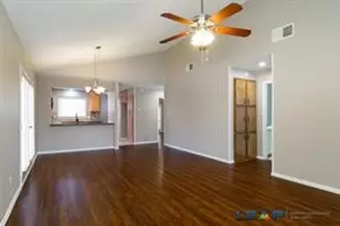 565 Hunters Glen St, Lewisville, TX 75067 - Photo 5