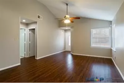 565 Hunters Glen Street, Lewisville, TX 75067 - Photo 3