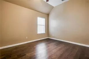 5645 Overland Dr, The Colony, TX 75056 - Photo 11