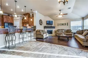 5645 Overland Dr, The Colony, TX 75056 - Photo 15