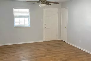639 NW Renfro St, Burleson, TX 76028 - Photo 11