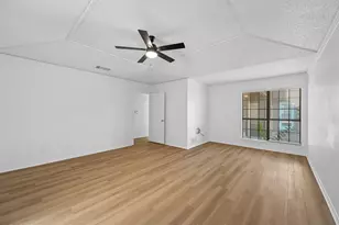 4007 St Christopher Ln, Dallas, TX 75287 - Photo 15