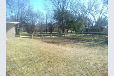 1211 Wolfe City Drive, Greenville, TX 75401 - Photo 11