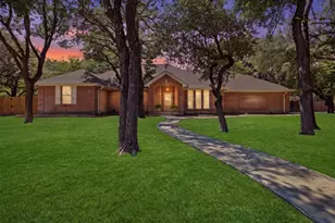 128 Oakwood Ct, Lakeside, TX 76135 - Photo 1