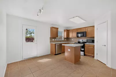 1607 Harbor View Road, Glenn Heights, TX 75154 - Photo 11