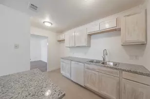 1534 Marfa Ave, Dallas, TX 75216 - Photo 13