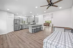 5908 Collins Ct, Granbury, TX 76048 - Photo 15