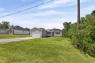 5908 Collins Ct, Granbury, TX 76048 - Photo 5
