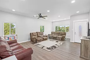 5908 Collins Ct, Granbury, TX 76048 - Photo 19