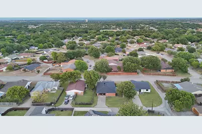 241 S Young Boulevard, DeSoto, TX 75115 - Photo 7
