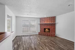 2205 Chase Ct, Dalworthington Gardens, TX 76013 - Photo 3