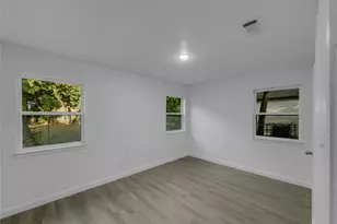 1411 Swiss St, Arlington, TX 76010 - Photo 17