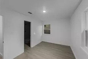 1411 Swiss St, Arlington, TX 76010 - Photo 11