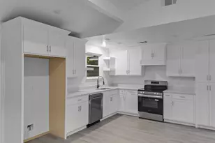 1411 Swiss St, Arlington, TX 76010 - Photo 7