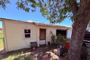 419 E Conner St, Eastland, TX 76448 - Photo 11
