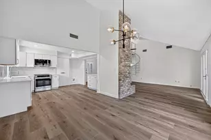 4610 Bellefontaine Ct, Arlington, TX 76017 - Photo 3