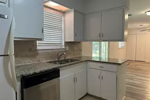 33 Somerset Terrace, Bedford, TX 76022 - Photo 11