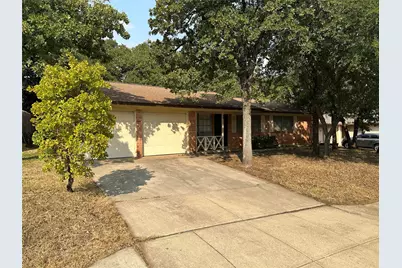 33 Somerset Terrace, Bedford, TX 76022 - Photo 3