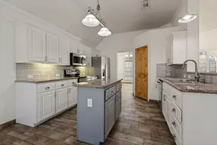 2601 Ridgemeade Dr, Garland, TX 75040 - Photo 9