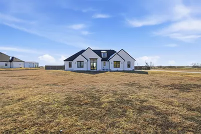 8410 County Road 301, Grandview, TX 76050 - Photo 9